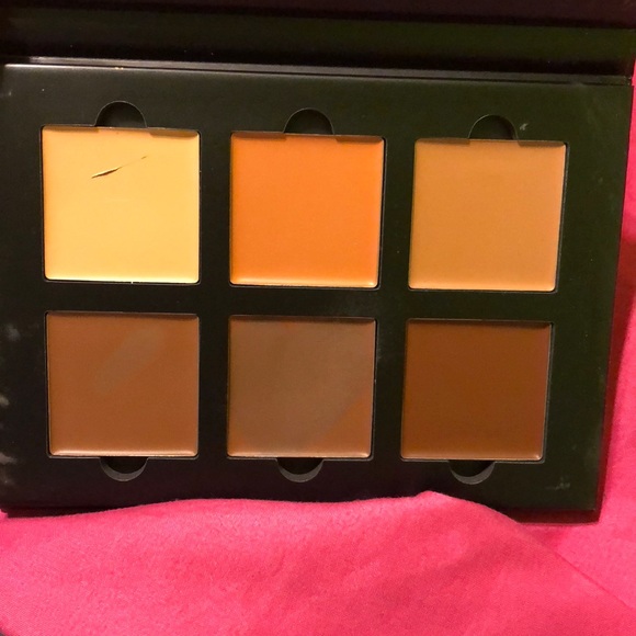 Anastasia Beverly Hills Contour Kit - Picture 3 of 4
